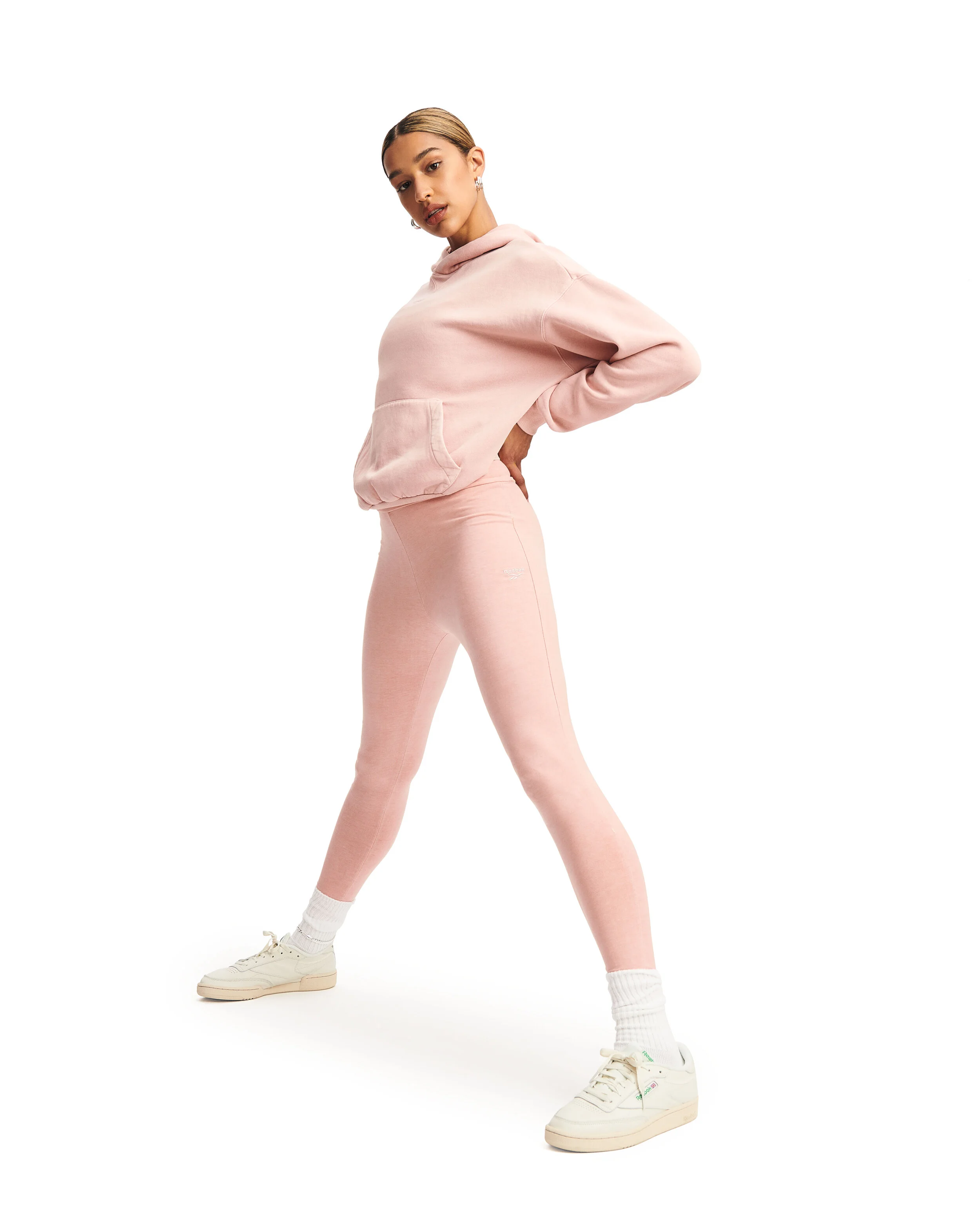 Reebok_BTS_L03_FEMALE_02659_RGB.jpg