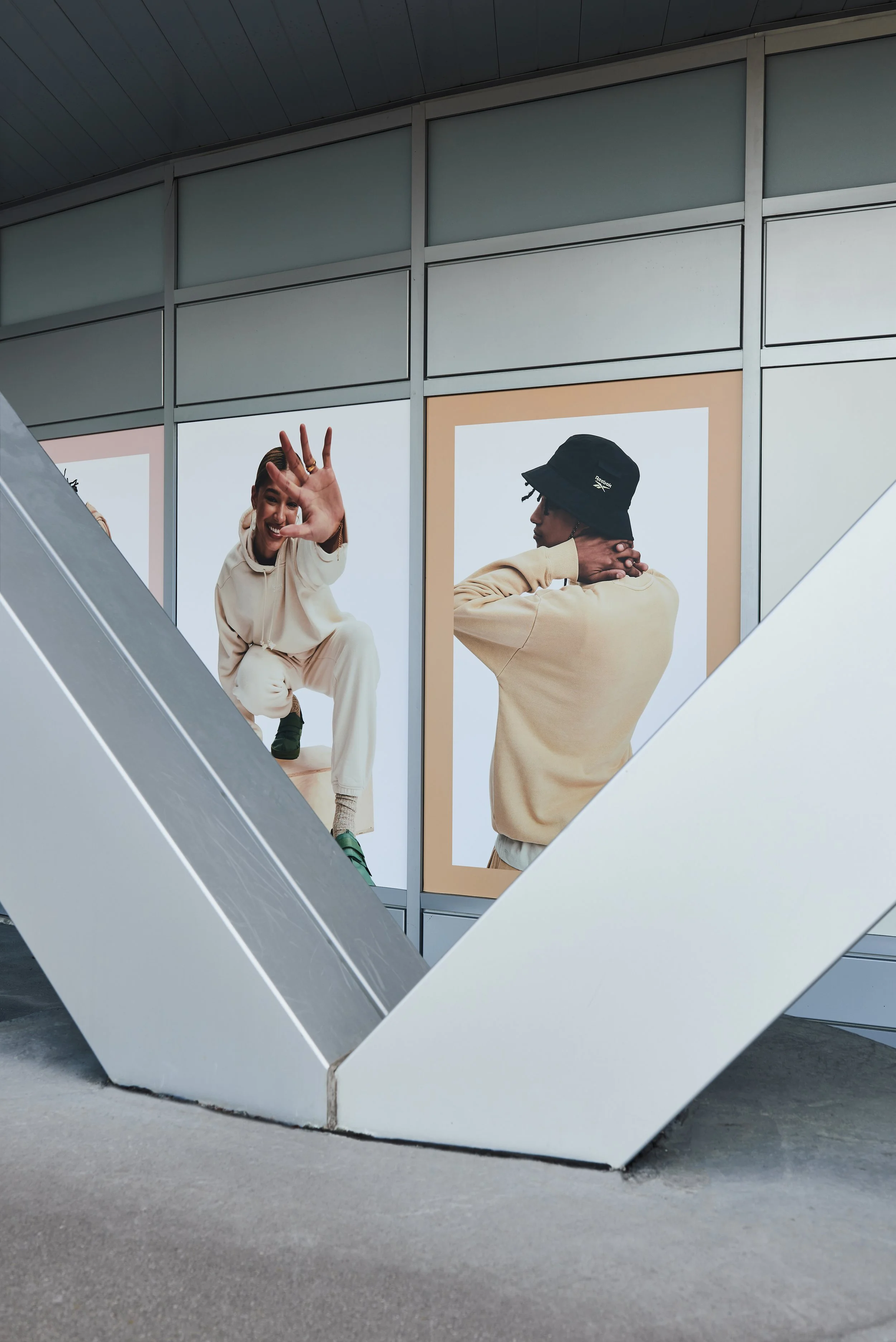 ReebokStoreWindows_08.jpg