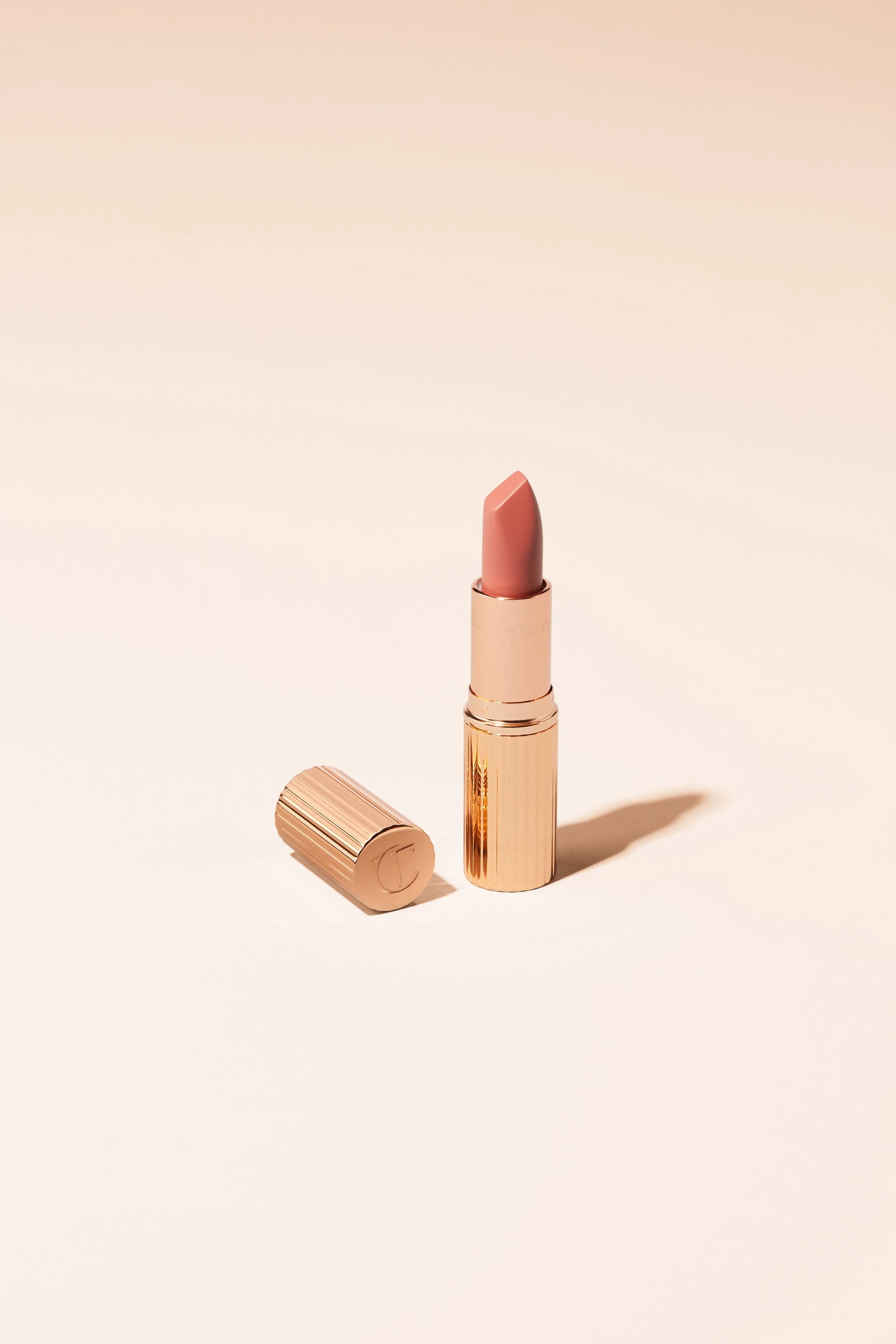 18.11.29._DottisFreshFace_JT_CharlotteTilbury_048_MAIN_RGB.jpg