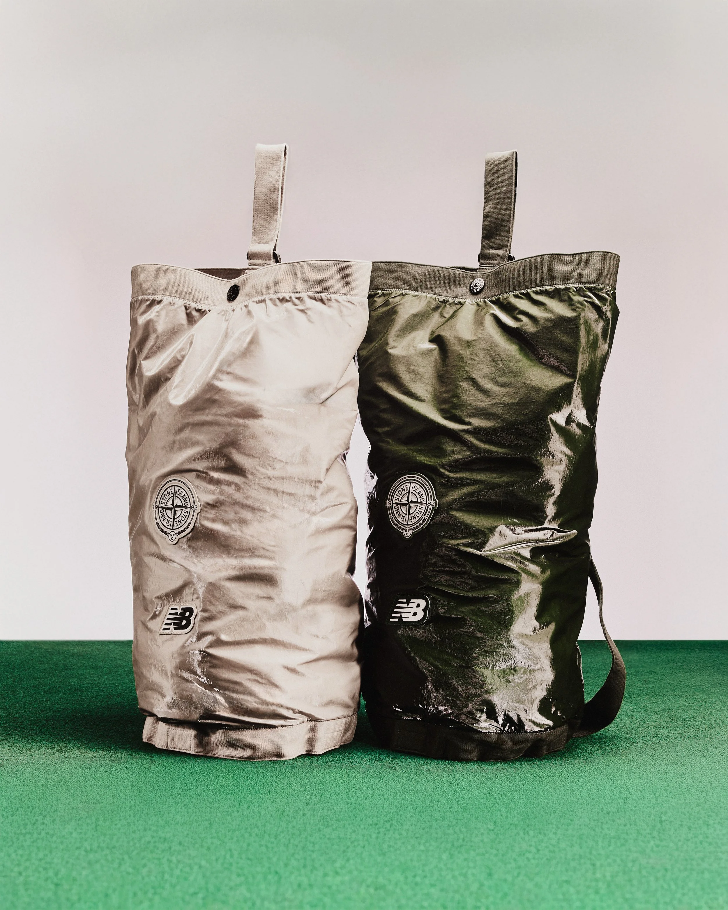 26_05_NewBalance_StoneIsland_Backpack_01.jpg
