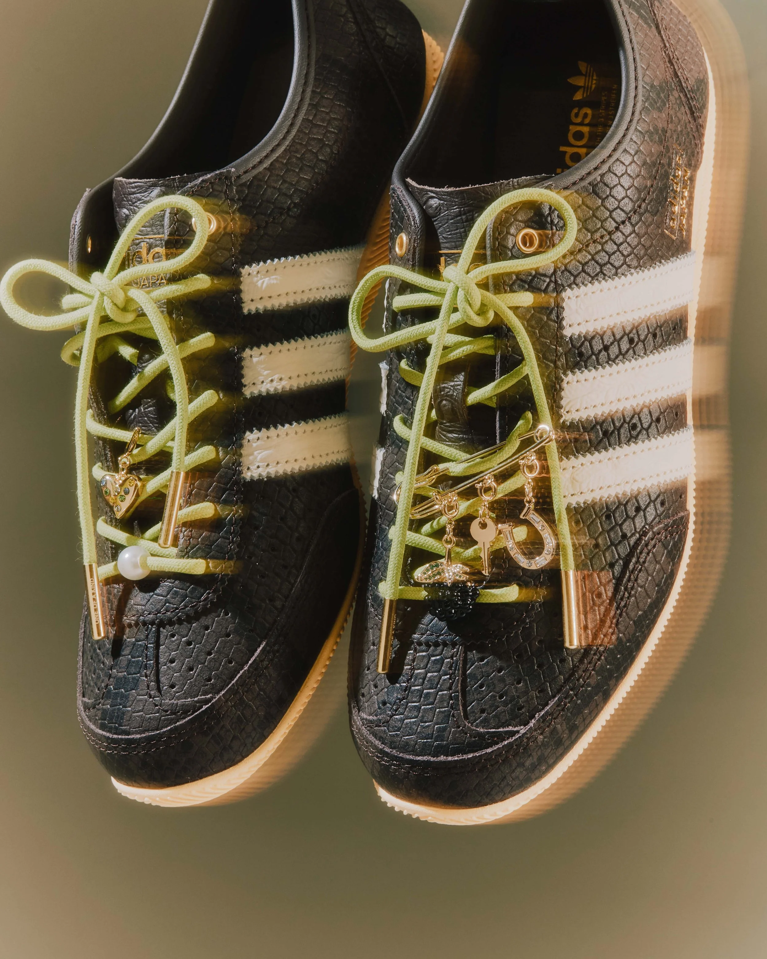 26_08_28_JT_ShoeCharms_Adidas_01_4x5.jpg