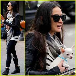 Demi Moore in Nico shades