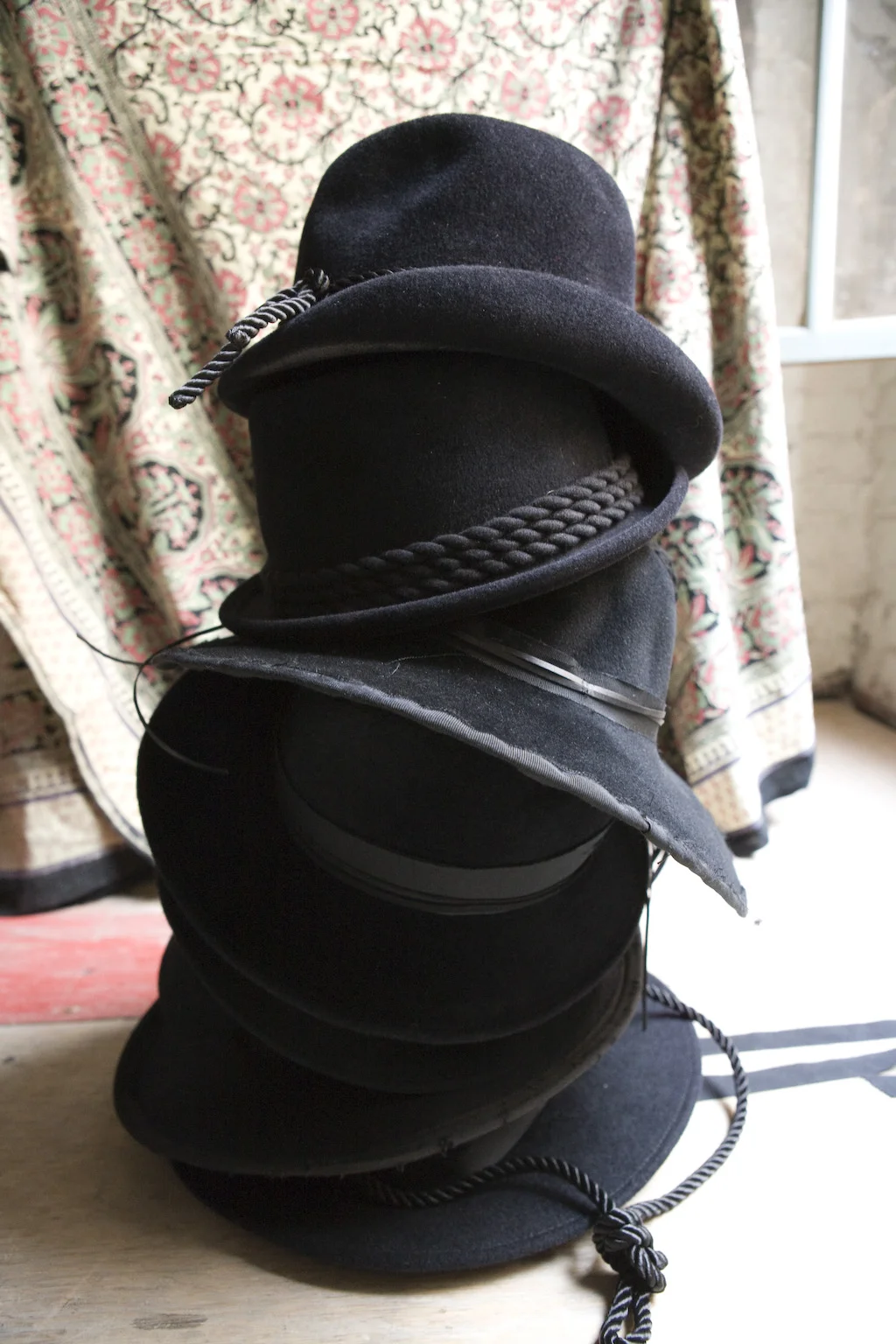 srSR_AM_HATS_IMG_9801.jpg