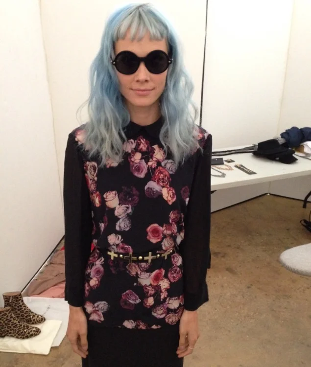 Oh Land in Joni shades