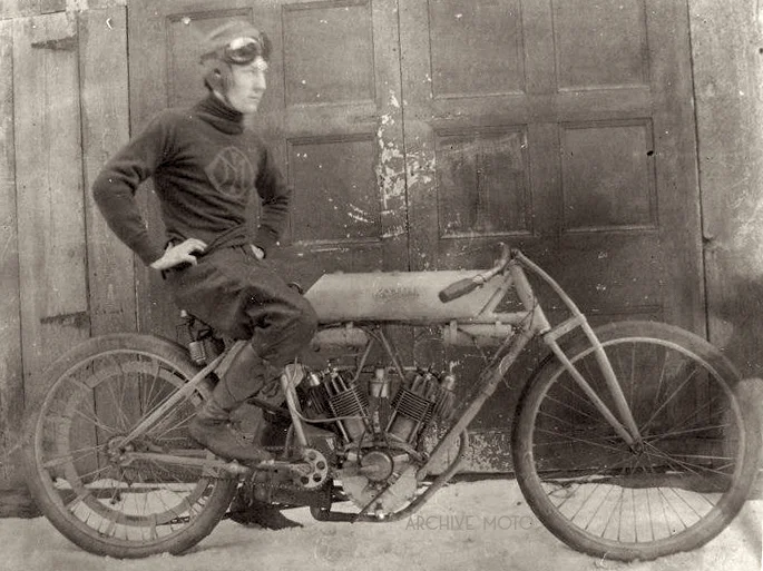 Vernon H. Jones, Curtiss Twin ca. 1909 (Possibly)