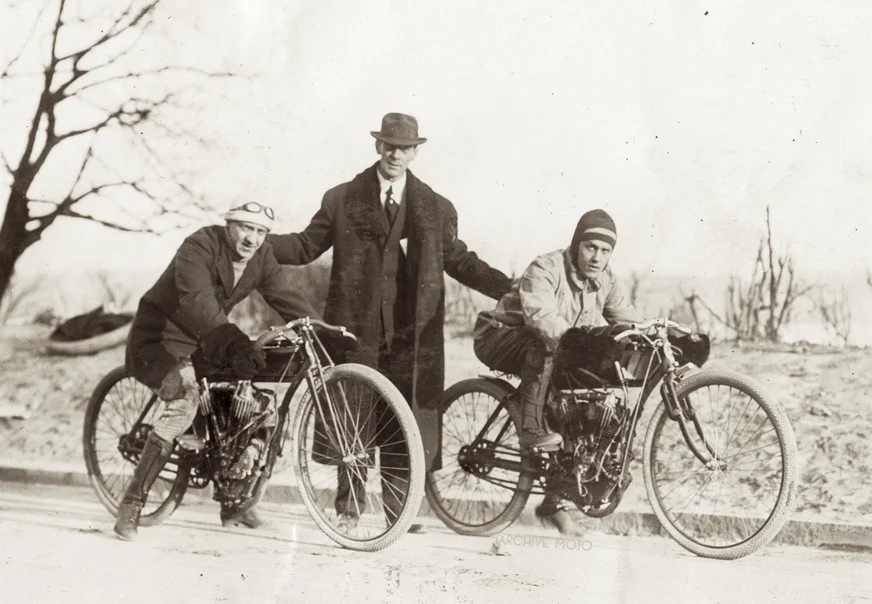 Arthur Chapple and Walter Goerke, Fort Lee, N.J., December 1909