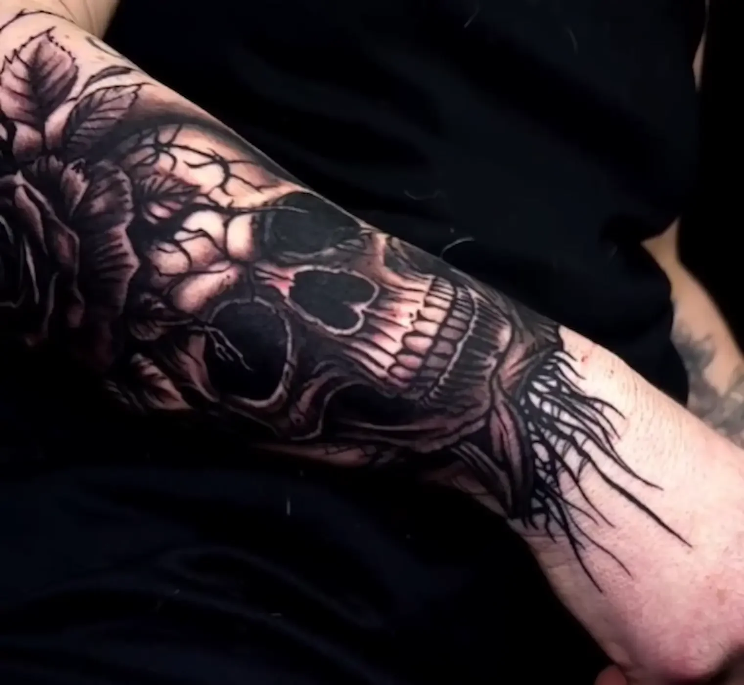 skull-rose-tattoo.webp
