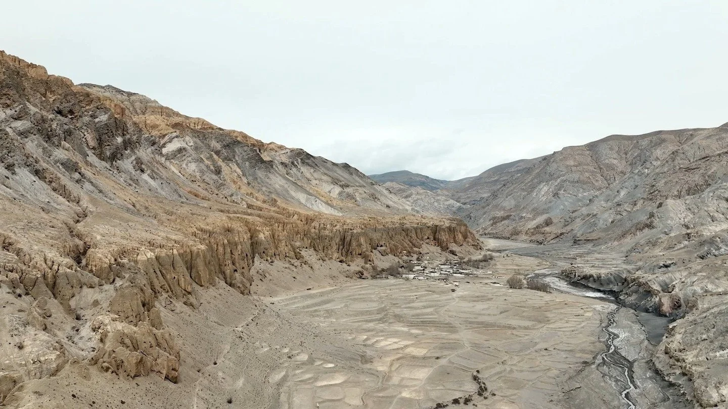 In the distance, the abandoned village of Samdzong. The inhabitants left in 2017 after years of drought and very challenging conditions. Climate change has its impact on those living on the edge. A short documentary for the BBC was released earlier t