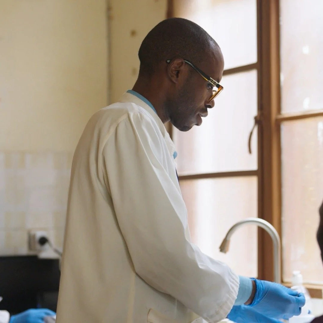 In Masaka, Rwanda, community health workers and lab teams are on the front line of malaria care. Their drug of choice, Coartem, is under threat as artemisinin resistance spreads, and patients are returning to hospital more often.

We made this docume