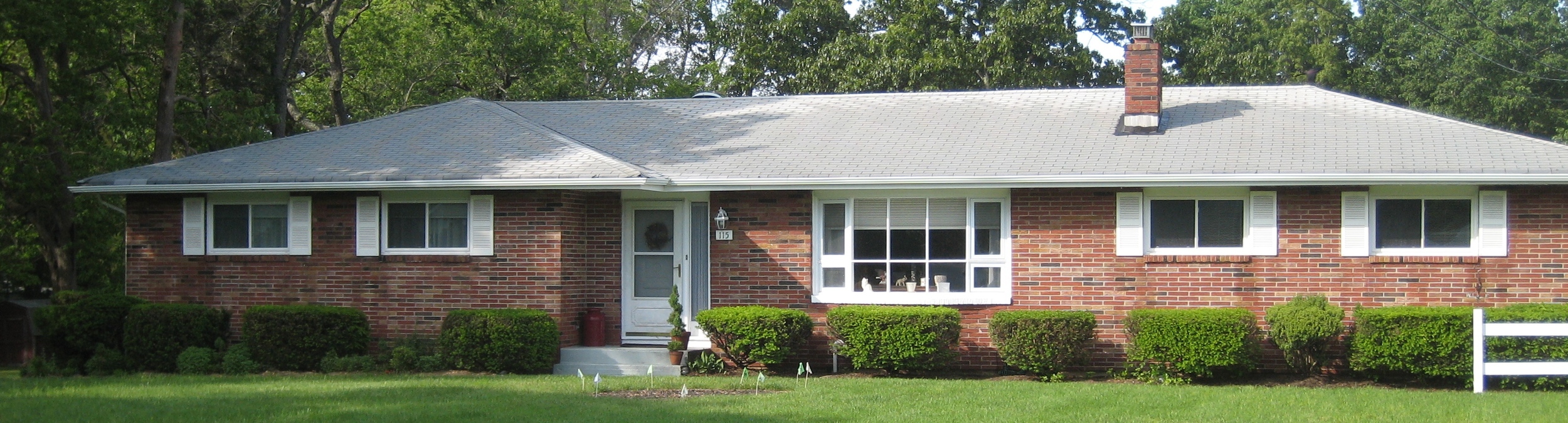 6b roof cleaning pic.JPG