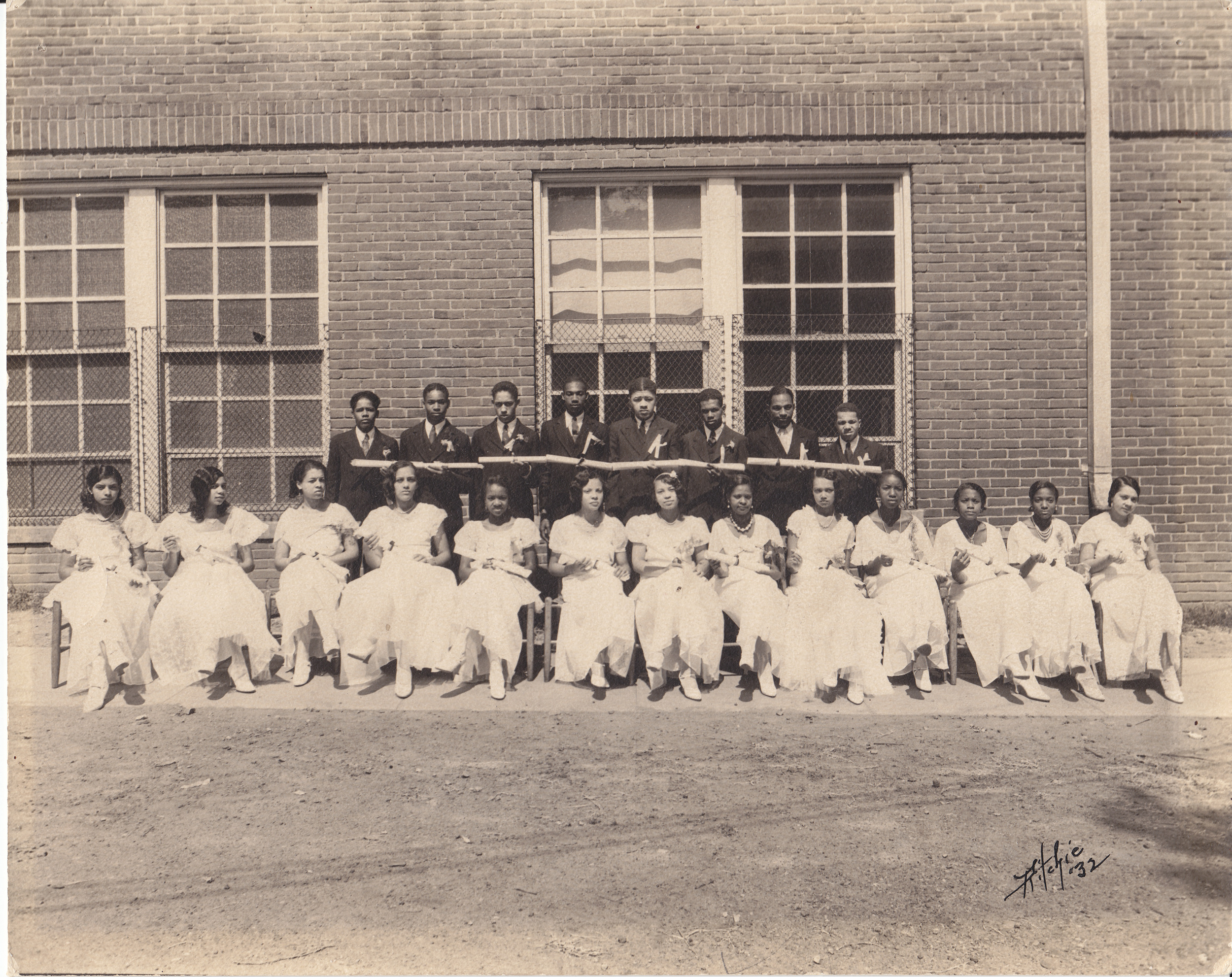 1932class.jpg