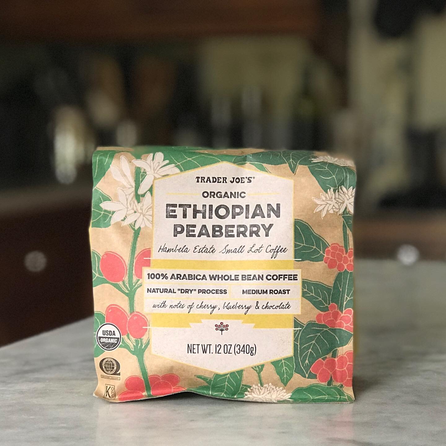 This is great supermarket coffee. It&rsquo;s decent by #specialtycoffee standards, and I love the sourcing story, but the tasting notes are optimistic at best. Also great, by supermarket standards, is that it was roasted three weeks ago.

I wish @tra