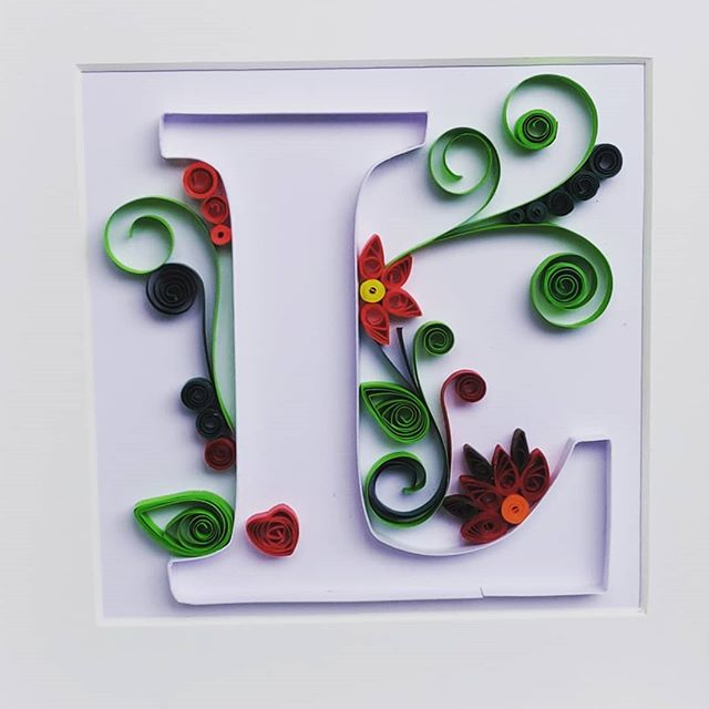 Final one for today. A flowery L for Liam β€οΈπ
#quilling #papercraft #ilovepaper #ireland #arteempapel #papel #art #crafts #irishcraft