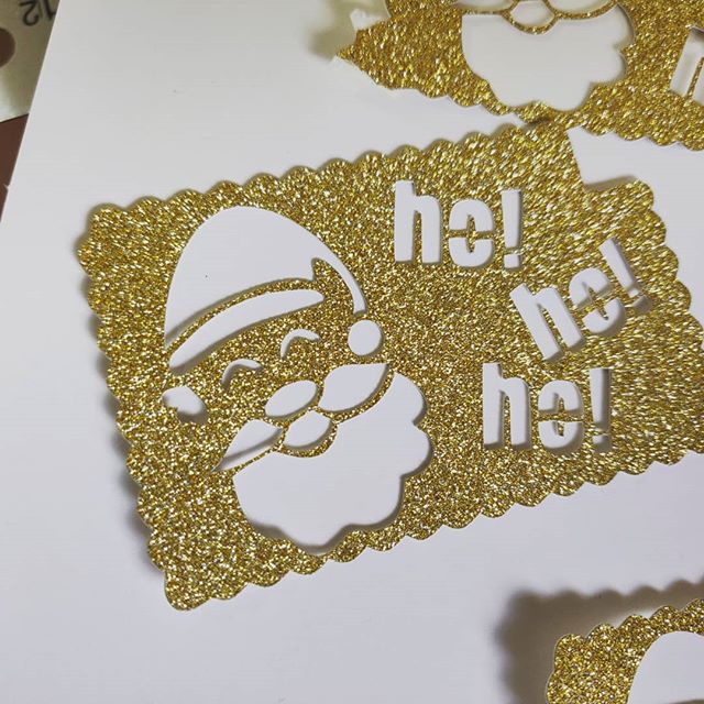 In love with this new Christmas gift tags. Ah sure it's September, but it's never too early! I'm not sure if I love the tags or the leftovers on the mat more β€οΈβ₯οΈπππ
You can order yours, you know, get on top of the silly season. Just DM me π
.
.
. #papercraft #ilovepaper #ireland #arteempapel #papel #art #crafts #irishcraft #silhouettecameo #Christmas