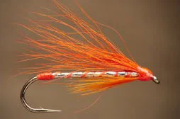 Knyt en whiskyfluga! Skaparen av denna öringfluga: Albert Willock. Bunden av: Peter Hemland för flugan: England. Denna fluga är främst avsedd att fiskas i dammar med utsatt öring eller stilla vatten.. Dressing: Krok: 6-10 Tråd: Röd/orange Kropp: Flat silver glitter, guld kan användas som alternativ. Ribbing: Rött knytsilke, Vinge: Röd eller orange färgat kalvhår. Hals: Röd eller orange tuppfjäder, Huvud: Byggs upp av rött knysilke. Lacka kroppen och huvudet.