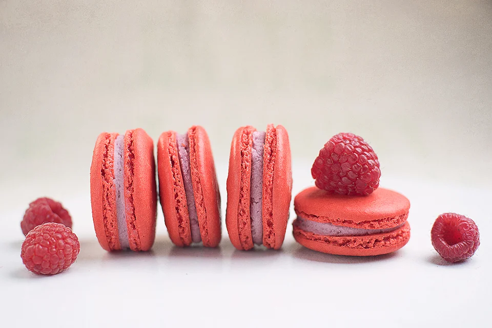 MacaronBarStylizedShots_Raspberry_Social.jpg