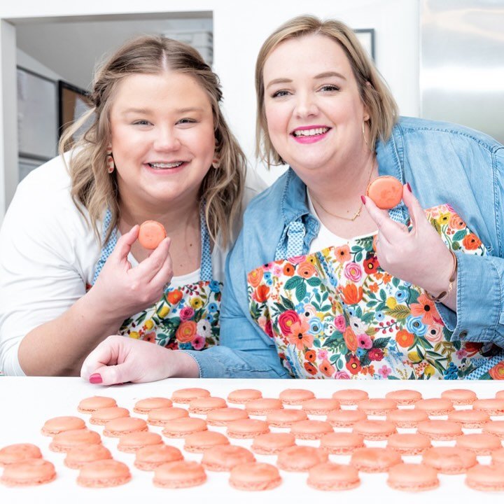 It&rsquo;s the perfect gift for the mom who loves to bake! We have macaron baking classes available all summer long! Spend some quality time together learning from our experienced pastry chefs and making your very own macarons, you&rsquo;ll go home w