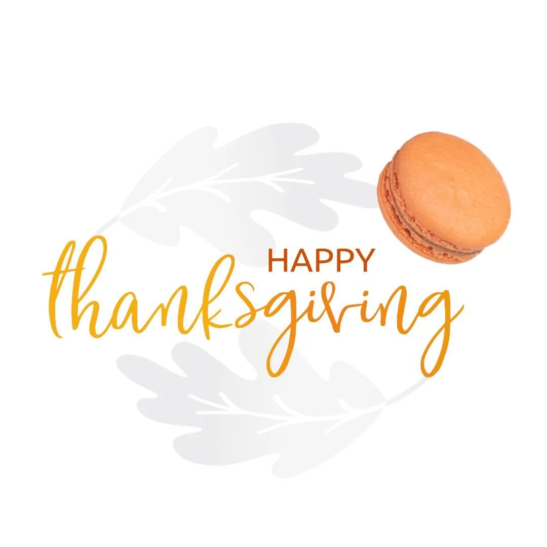 Happy Thanksgiving! 🦃 Here&rsquo;s hoping your day is filled with family &amp; friends, and macarons of course!

#macaronbar #thanksgiving #macarons