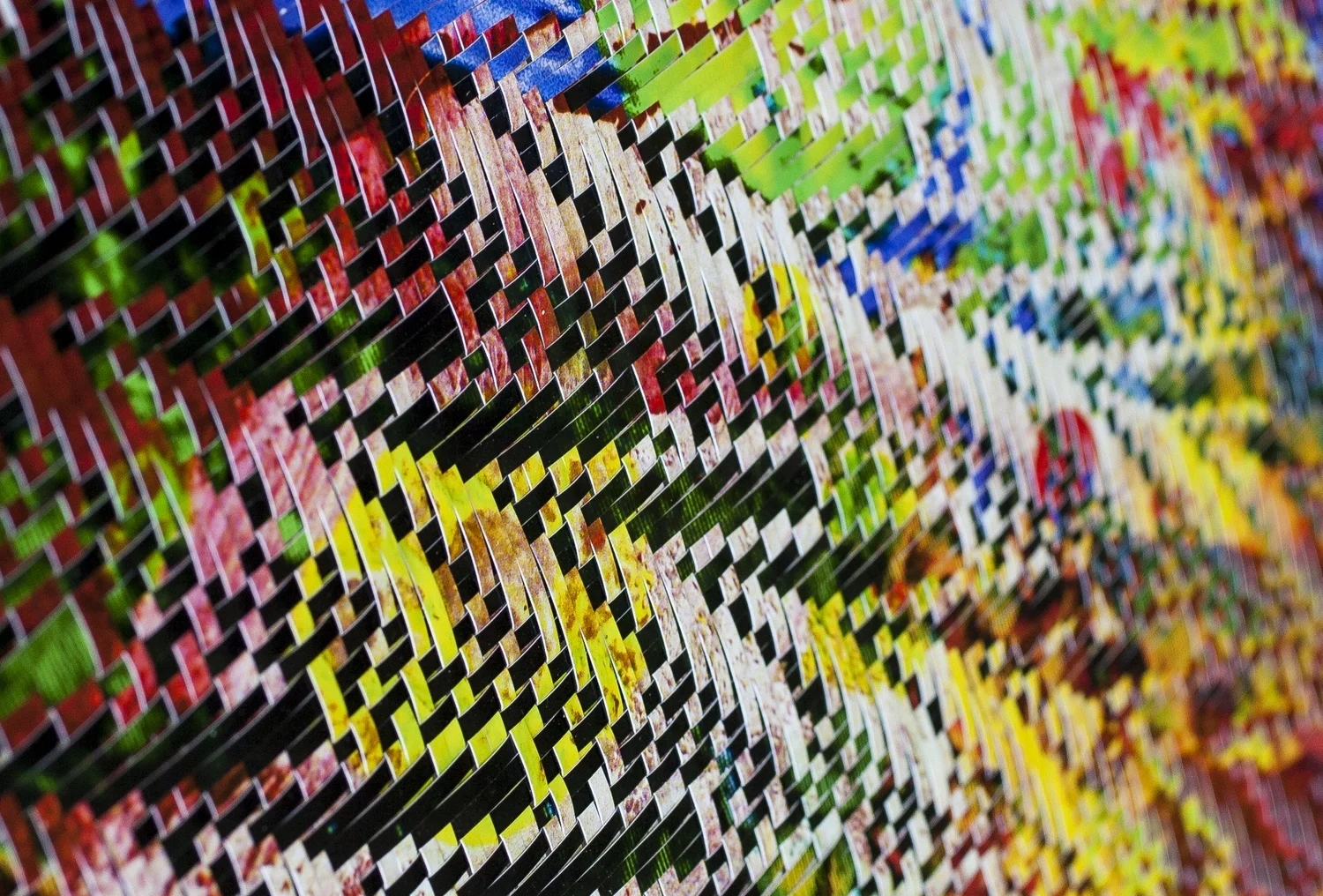 (╯_╰).  (detail)