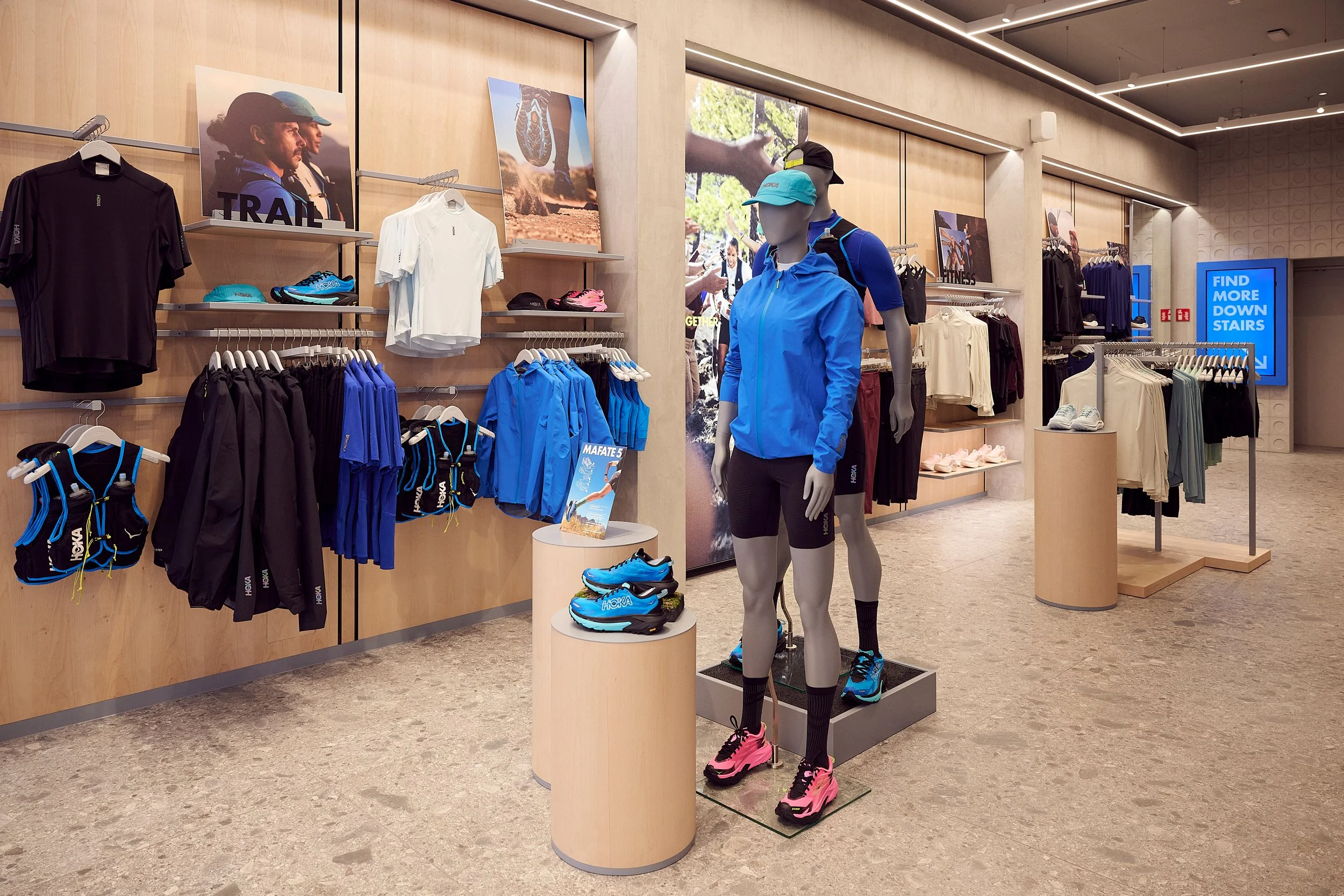 HOKA_Kudamm_UBS8311.jpg