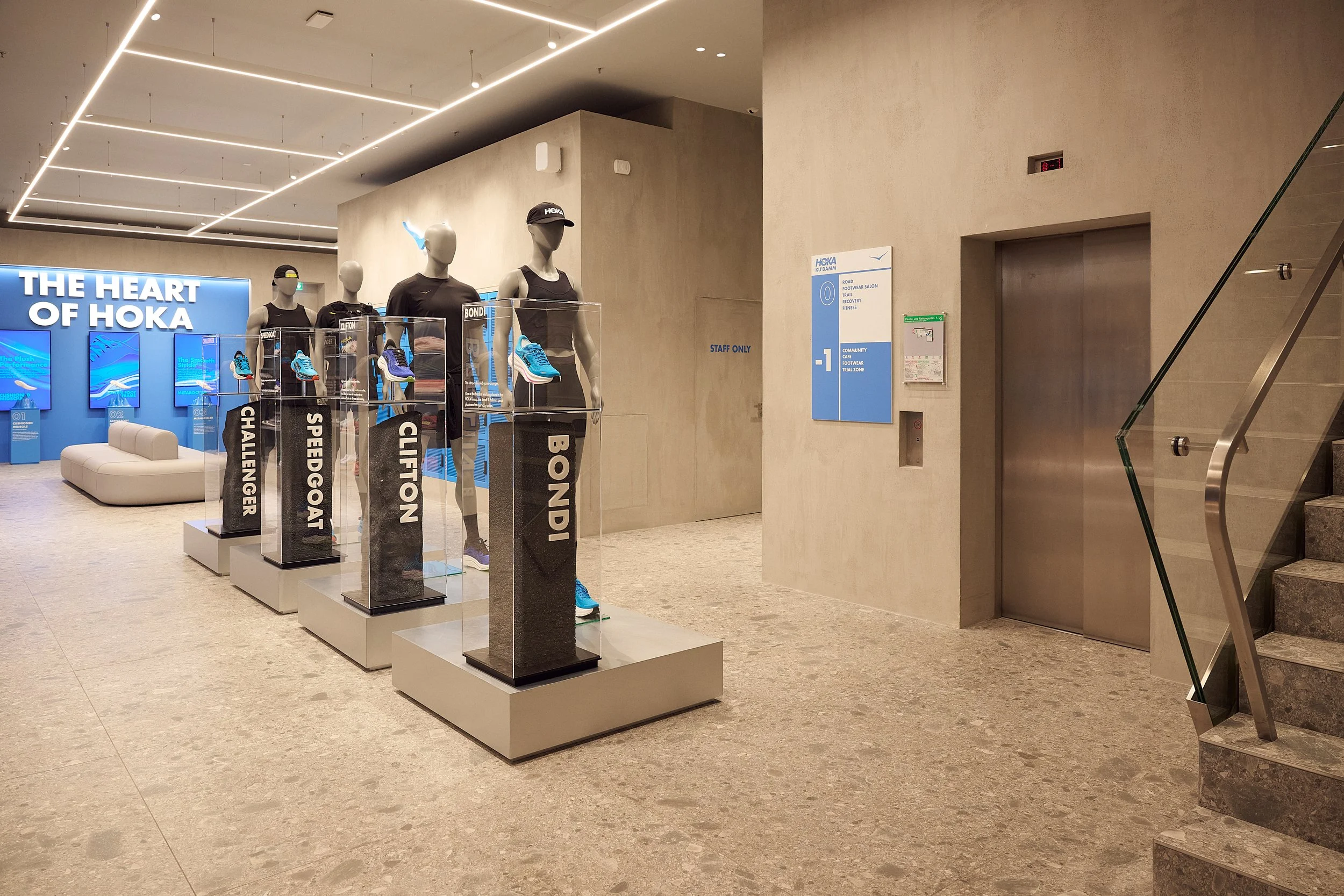 HOKA_Kudamm_UBS8549.jpg