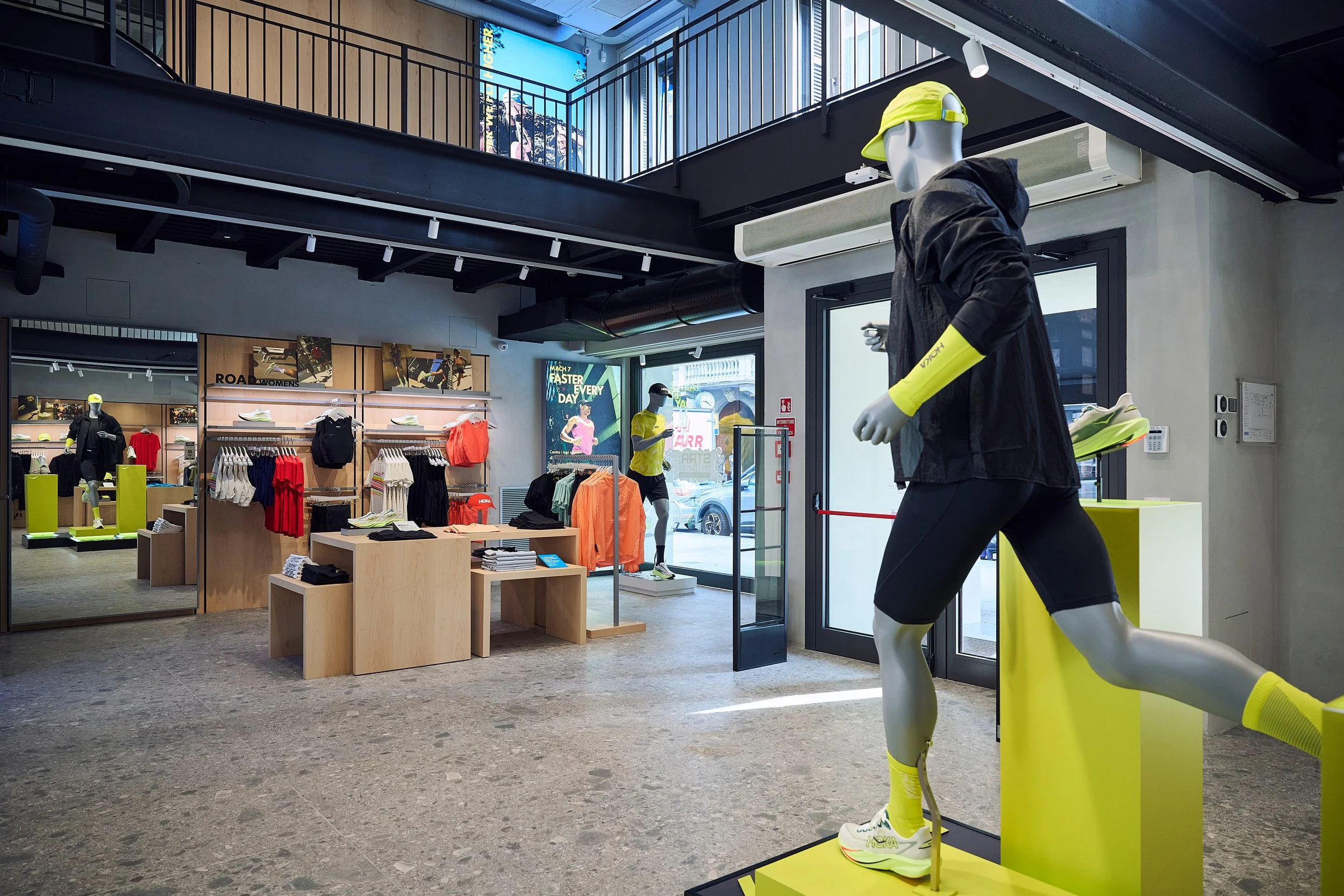 2026_04_16_HOKA_Milan_UBS8980.jpg