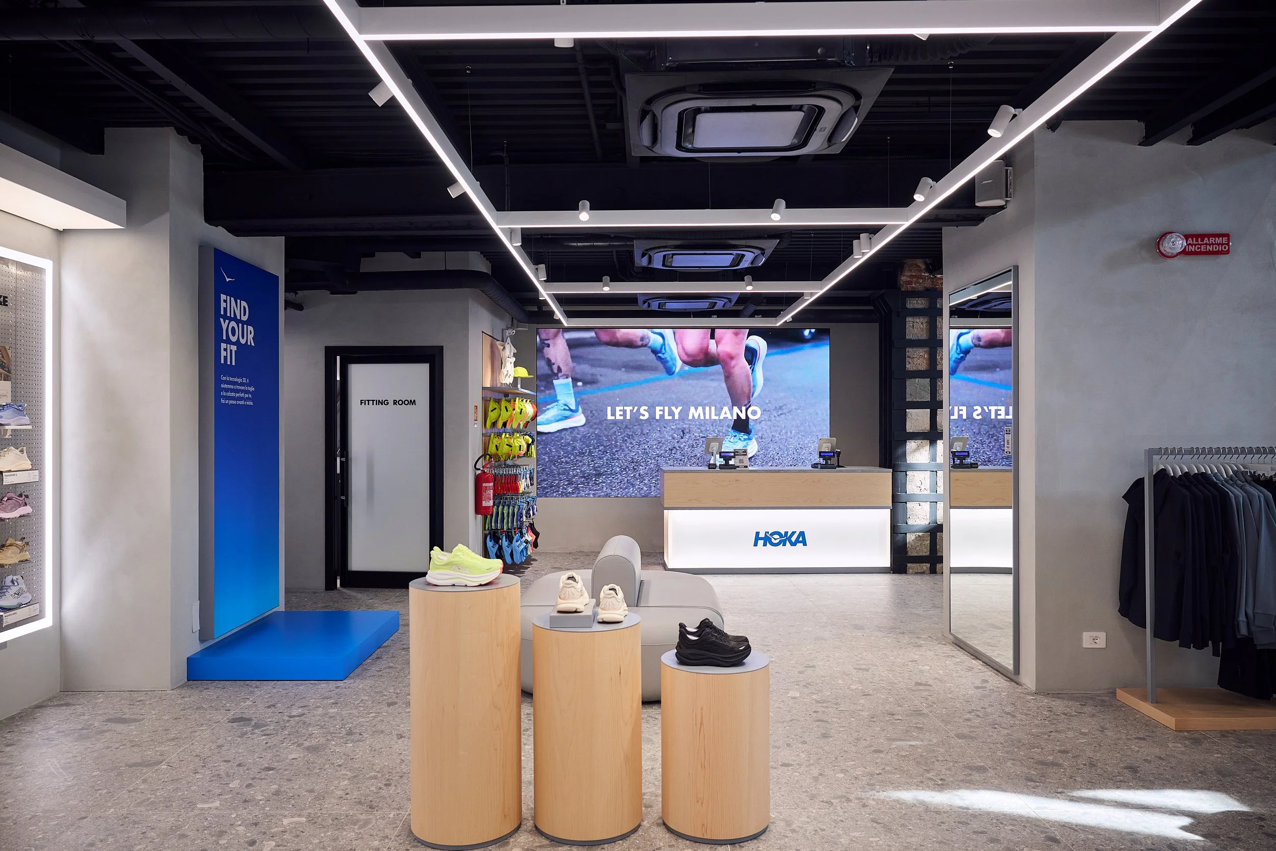 2026_04_16_HOKA_Milan_UBS9027.jpg