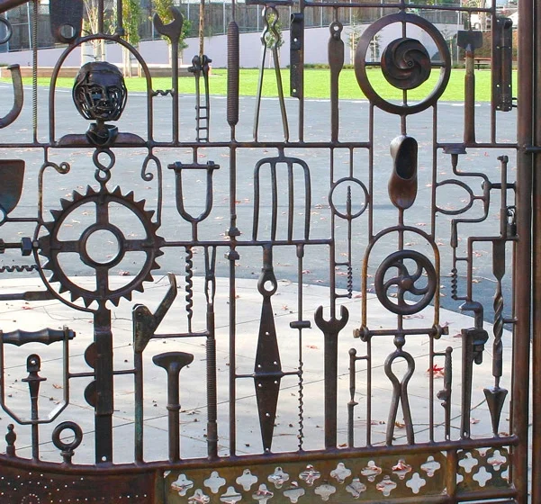 bella-vista-gate-art-in-playgrounds-oakland-arts-commission-art-eric-powell-2.jpg