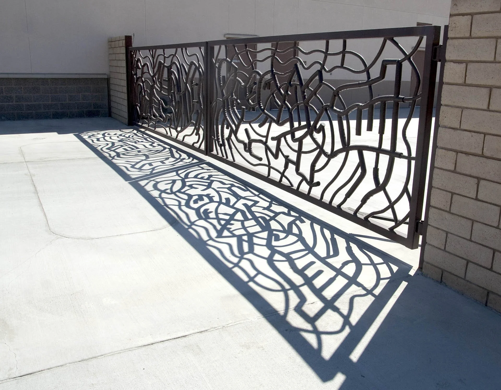 Cul de Sac Gates 3.jpg