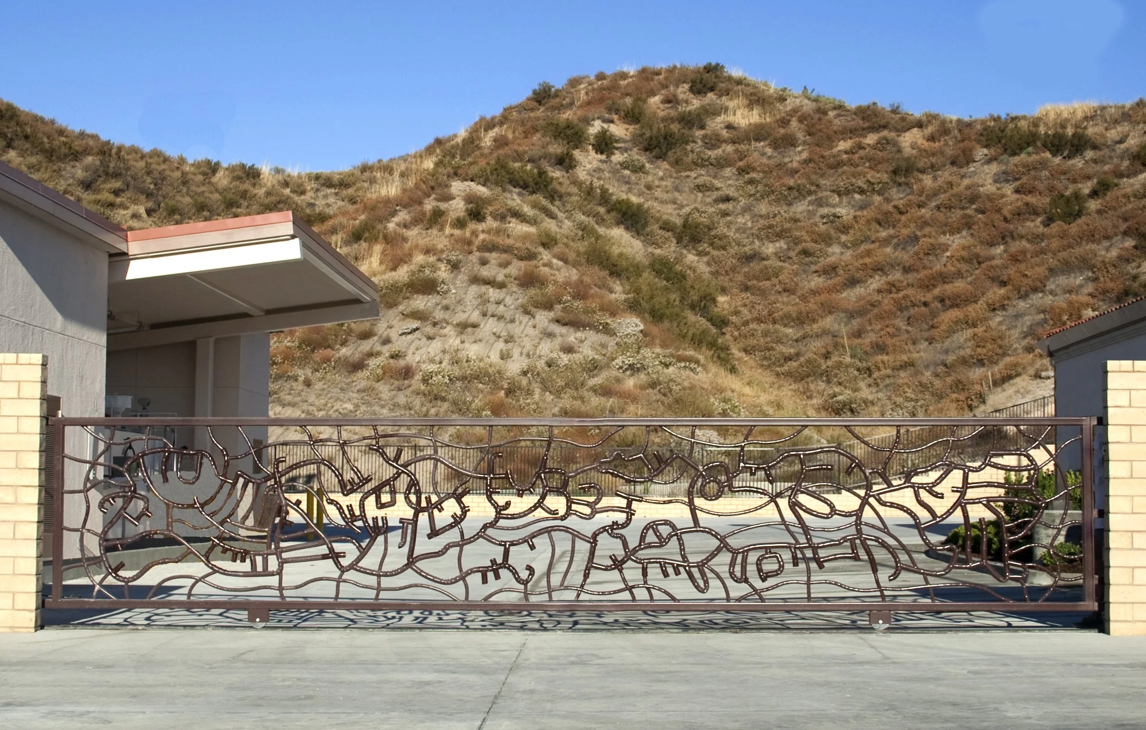 Cul de Sac Gates 4.jpg