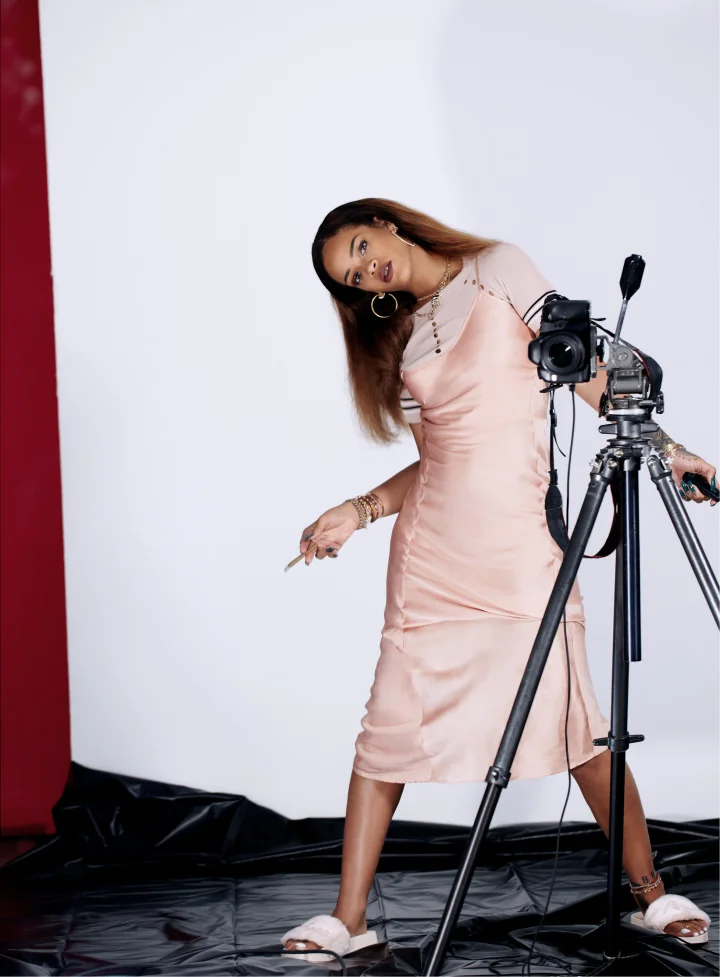 RIHANNA-FADER-MAG-RENATA-RAKSHA-PHOTOGRAPHY-PHOTO-DAVID-BROWNE-SET-DESIGN-5.jpg
