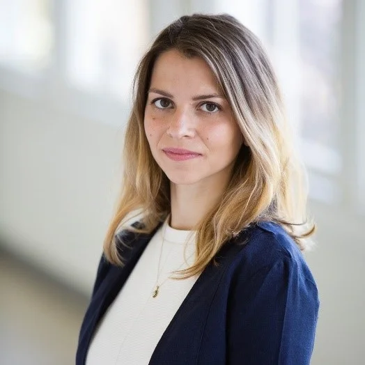 Busch_Sarah+Headshot.jpg