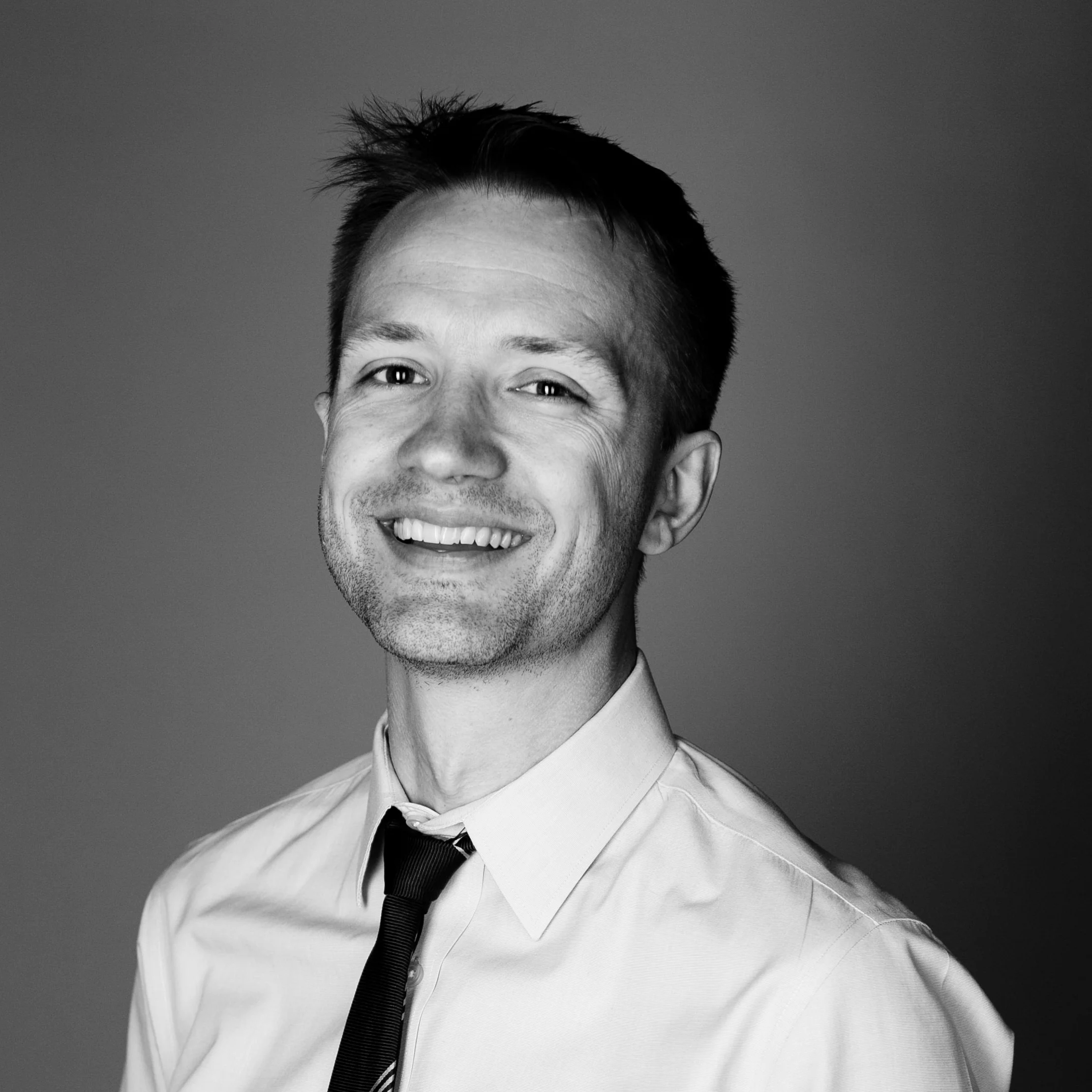 Macrae-headshot.jpg