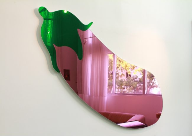 Quiéreme duro, 2015, reflective plexiglass & led lighting 96 x 31 in