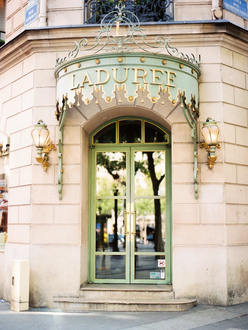 Kristin-La-Voie-Photography-Paris-Honeymoon-43.jpg