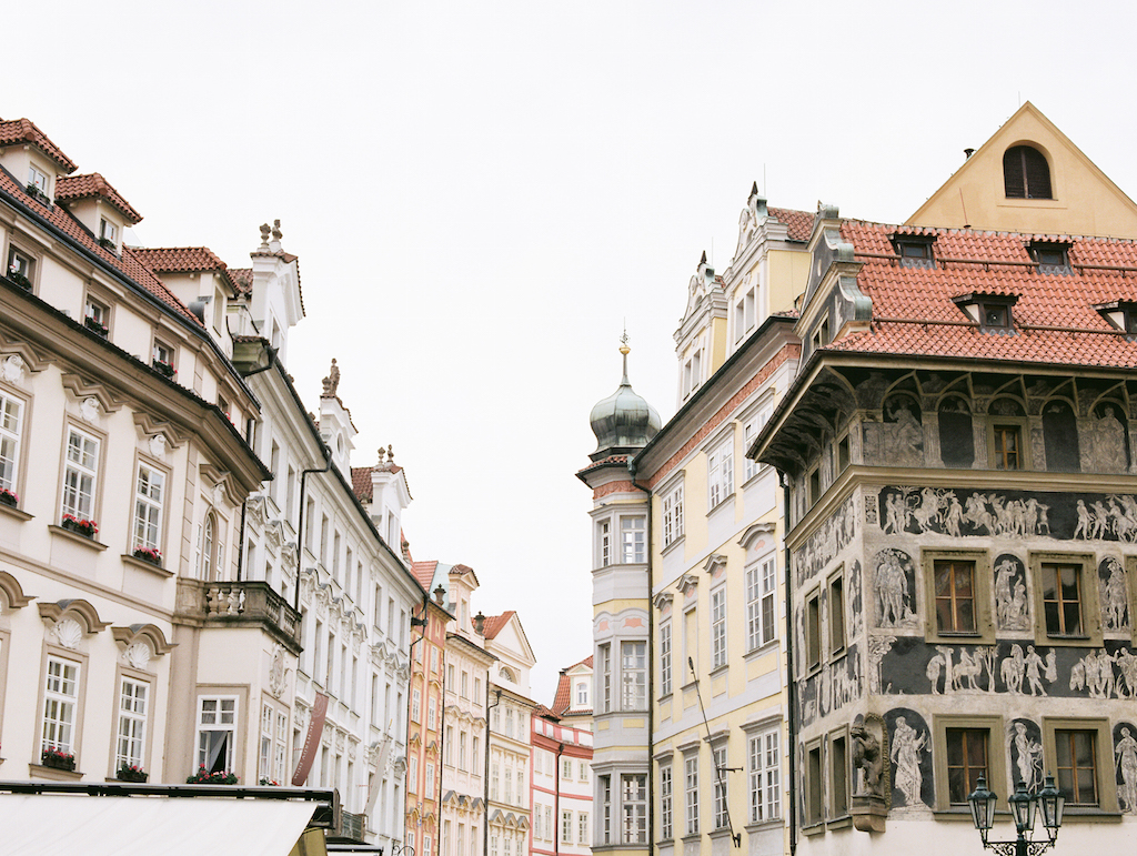 Guide to Prague Cottage Hill_125.jpg