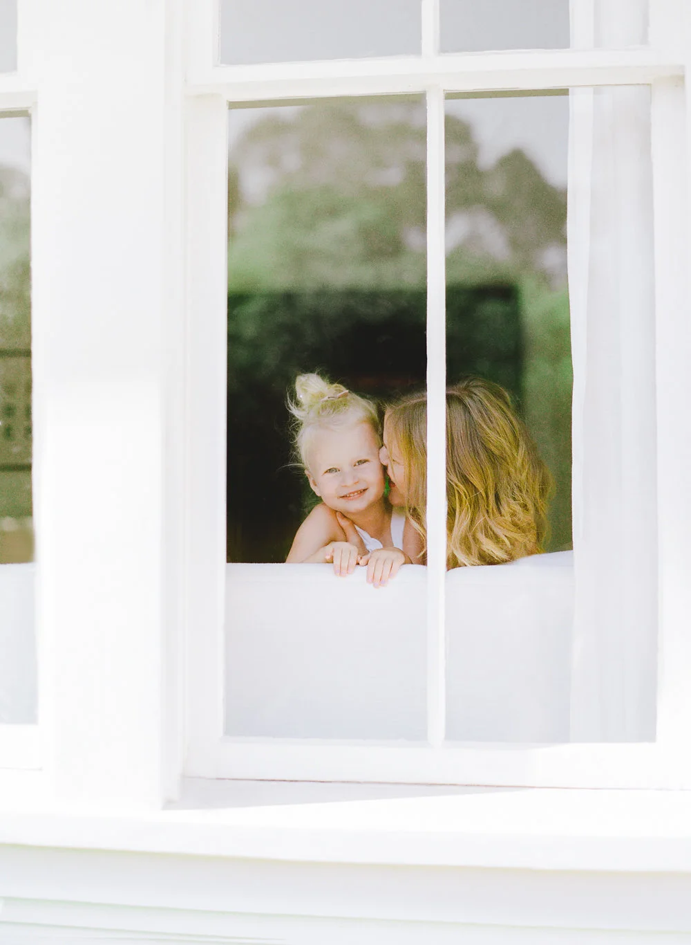 Family Session at Home on Cottage Hill80.jpg