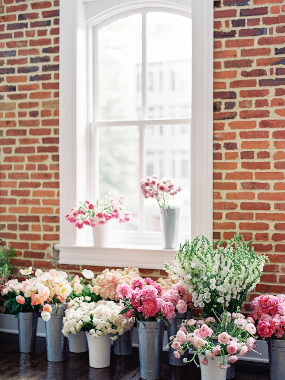 Create a Dynamic Floral Arrangement on Cottage Hill10.jpg