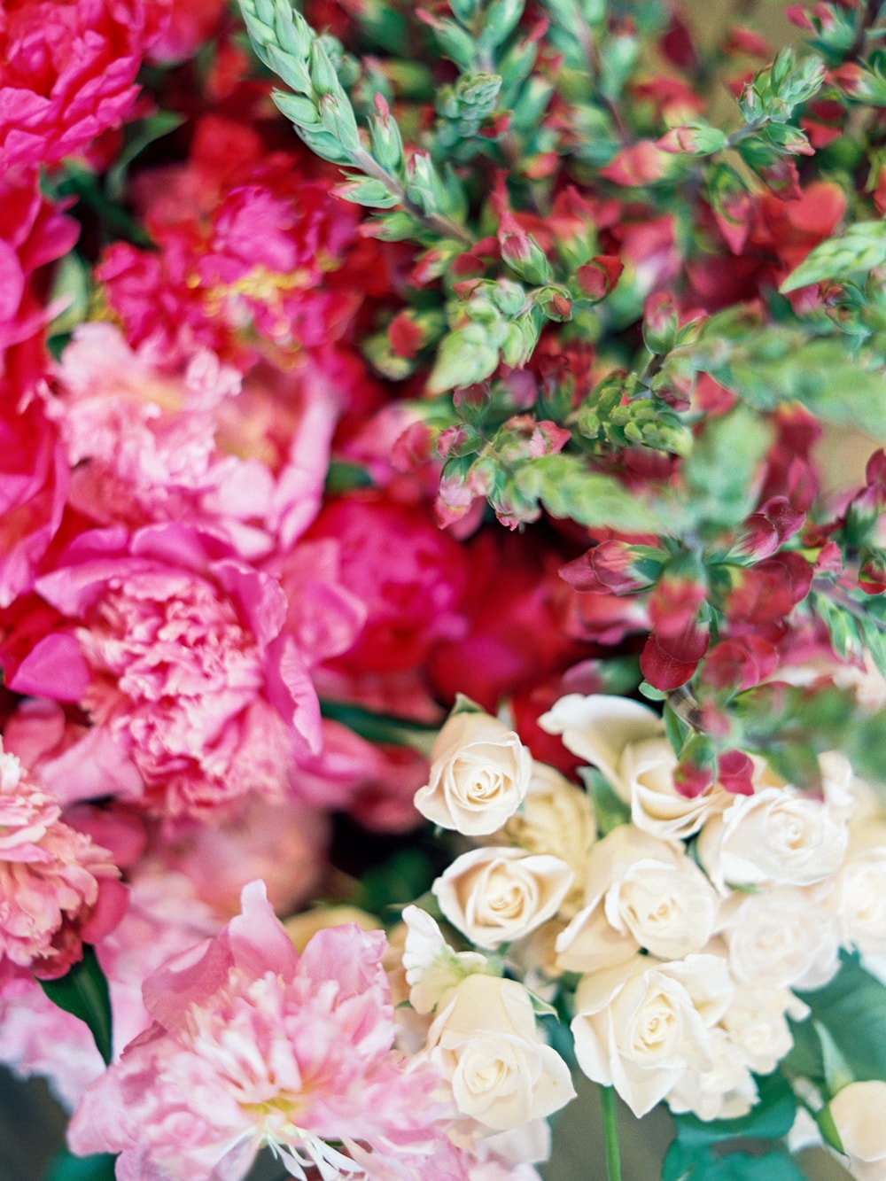 Create a Dynamic Floral Arrangement on Cottage Hill31.jpg