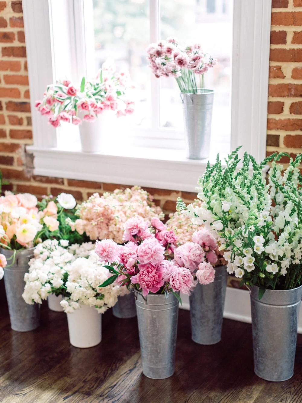Create a Dynamic Floral Arrangement on Cottage Hill11.jpg