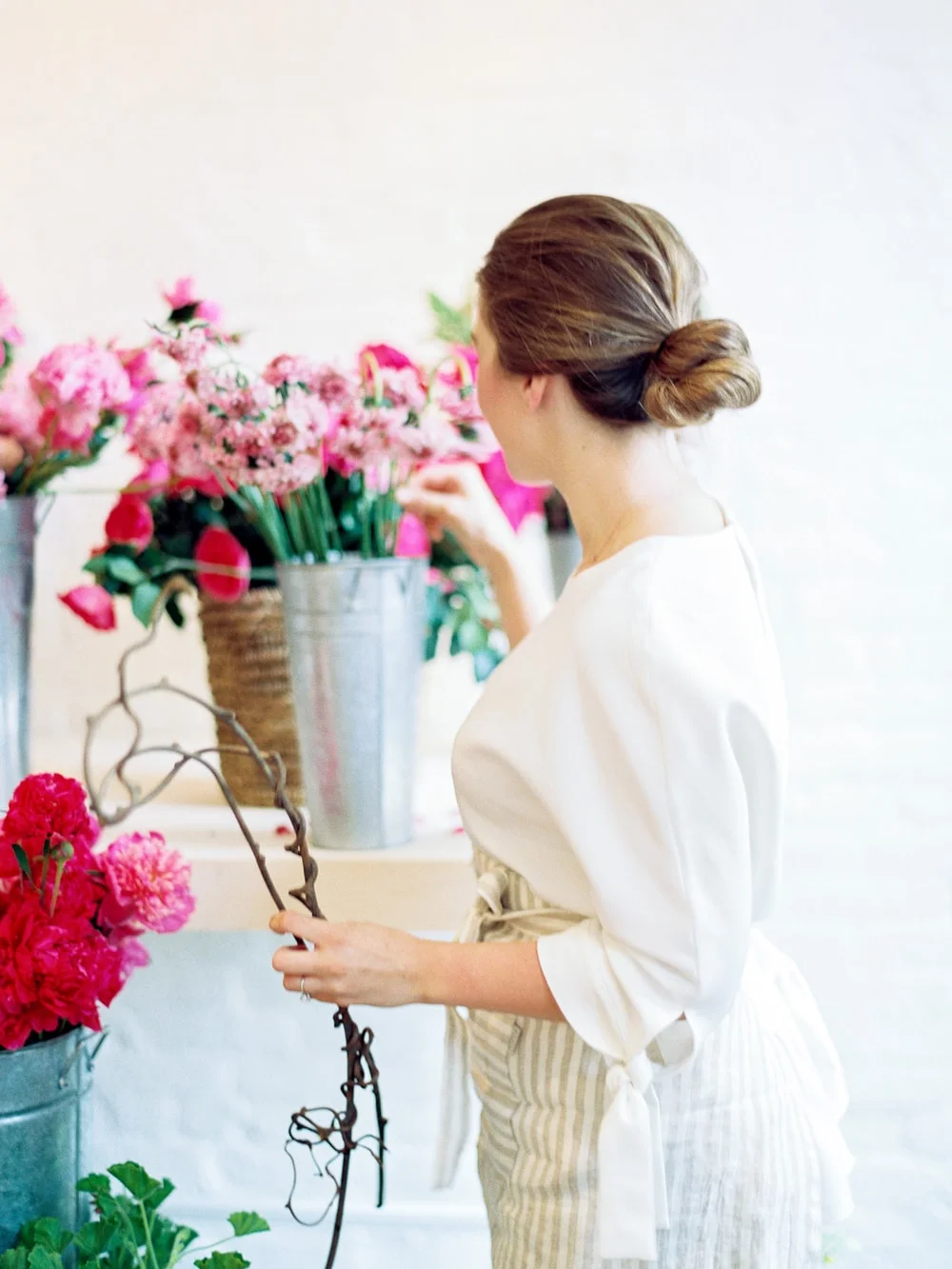 Create a Dynamic Floral Arrangement on Cottage Hill52.jpg