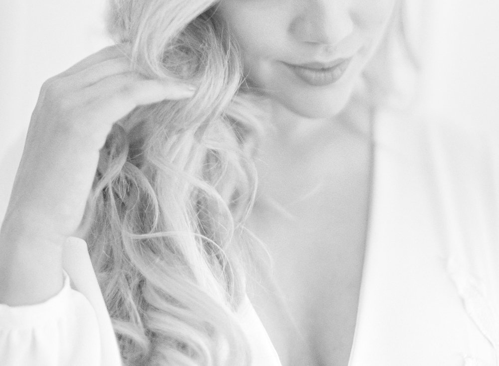 How to Look Elegant in Your Maternity Photos now on Cottage Hill cottagehill.co1.jpg