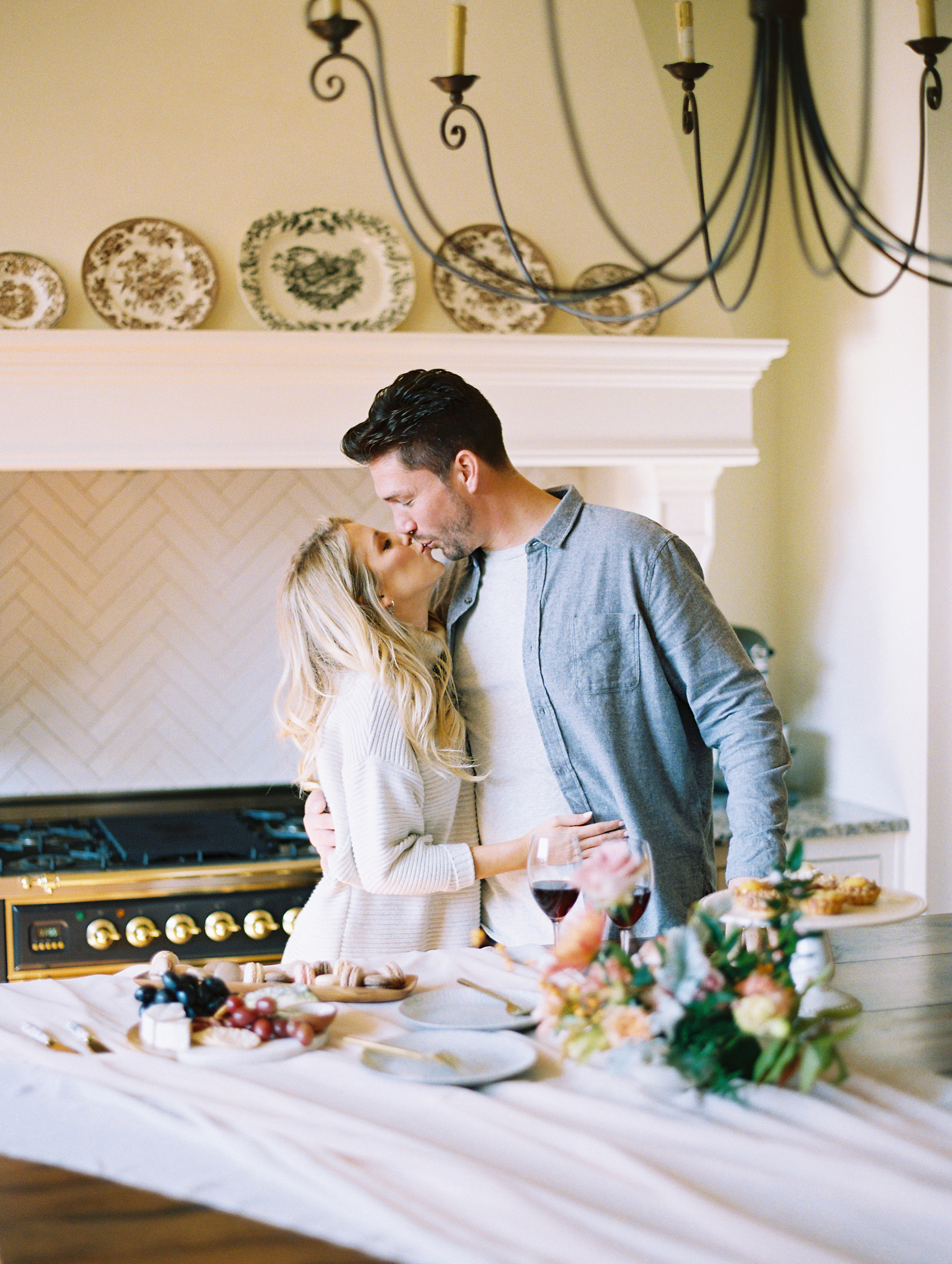 © Cottage Hill, LLC | Cozy Farmhouse Engagement | cottagehill.co13.jpg