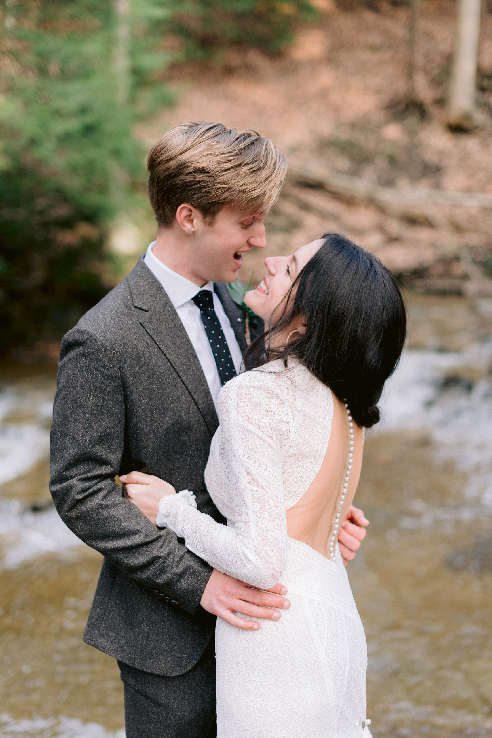 elopement-in-ohio-woods-23.jpg