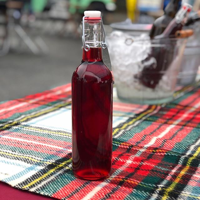 The color of this raspberry wine is stunning. Setting up this morning at the farmers market  @santacruzfarmersmkts in Scotts Valley.  #bayareaeats #santacruzwinetasting #santacruzeats #santacruzwine #santacruzwineries #santacruzwinescene