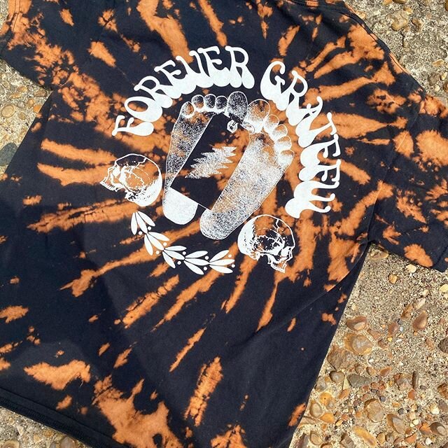 New merch for @trainsflyby ! Reversed bleach tie dye with double sided print! Get in touch today!

#screenprinting #design #signs #tees #shirts #longisland #localbusiness #northfork #southfork #eastend #longisland #music #metal #apparel #printing #mu