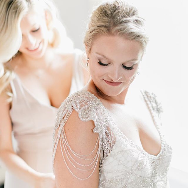 my recent work with really really ridiculously good-looking bride heather!!! 💍 👰🏼 we used @houseoflashes temptress wispy lashes + HOL lash glue 💕 my favorite @urbandecaycosmetics cannonball waterproof mascara (just in case 😉) 💕 @diormakeup airf