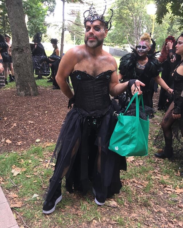 Mardi Gras build up. Hyde Park. The shopping bag ...