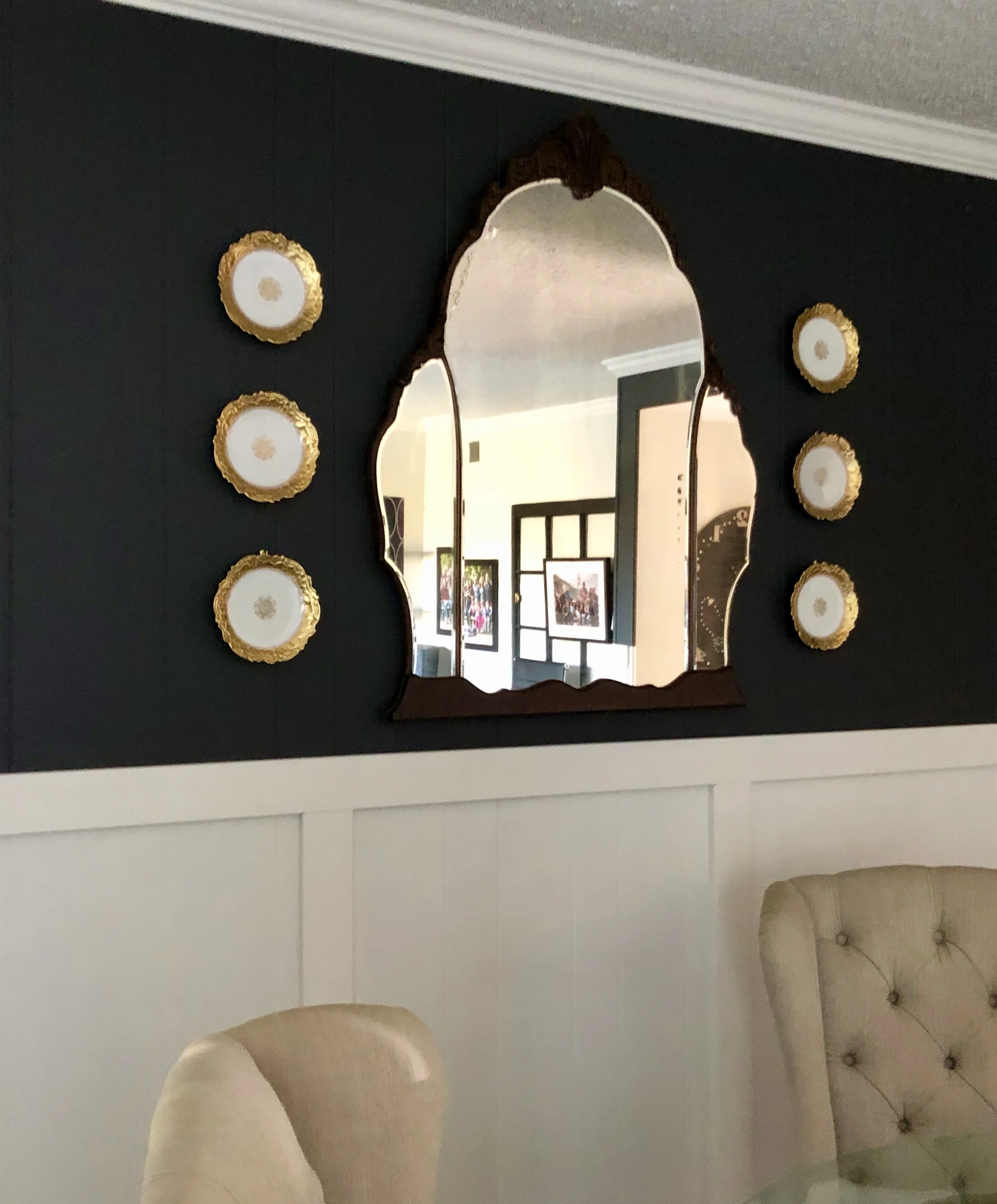 Bord and Batton  With High Contrast Color