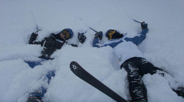 Only Texas girls--who've lived in a town that hasn't had snow since 1989--would try to make snow angels with their skiis on. Ha!